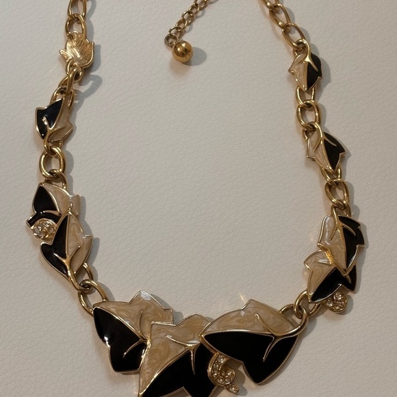 TRIFARI vintage Cream Satin Black Enamel LEAF  rhinestone Necklace - Picture 8 of 8